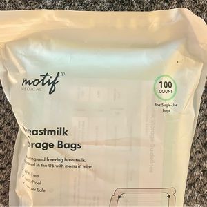 NWOT Motif Breastmilk Storage Bags 100 Count